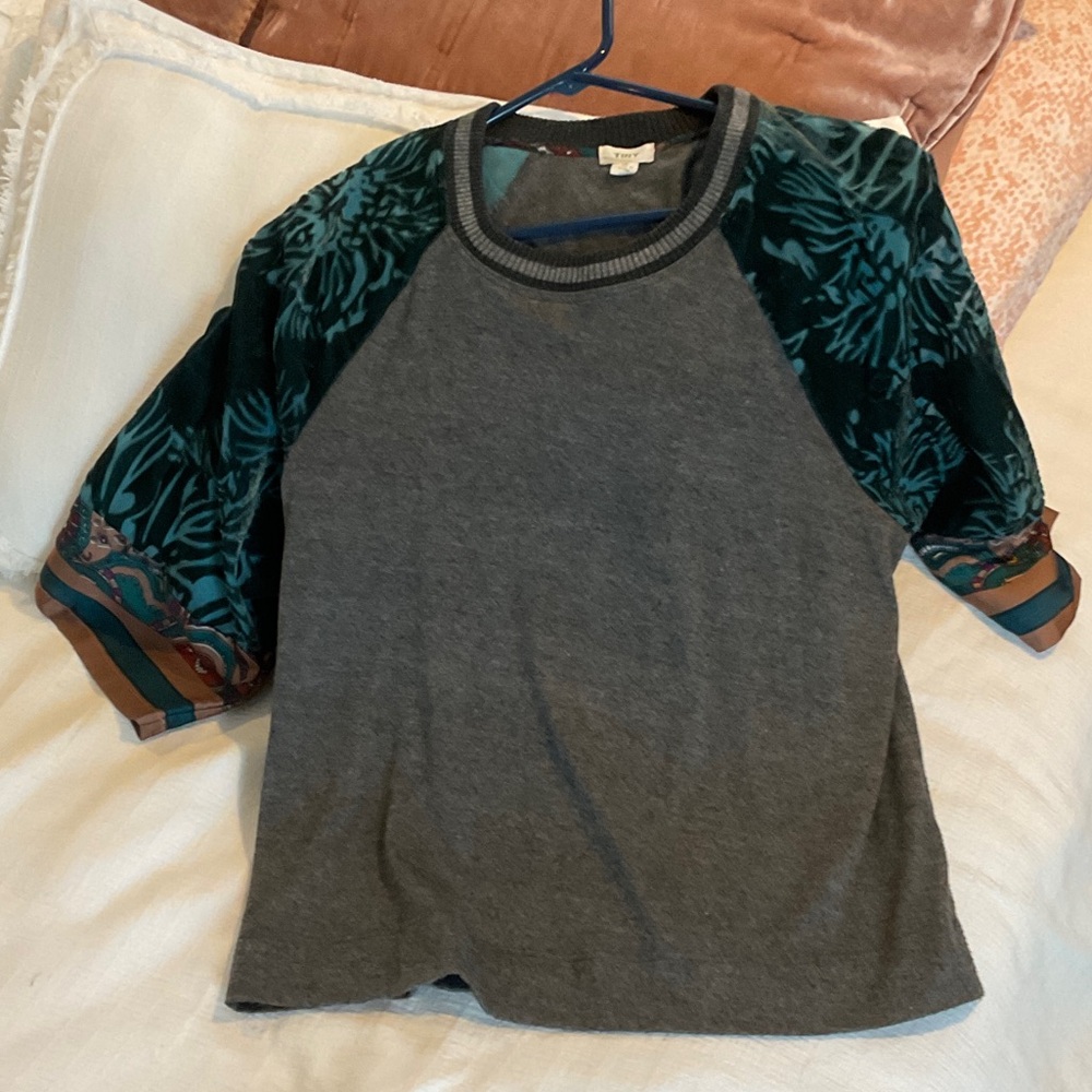 Stylish Gray and Green Women's Top